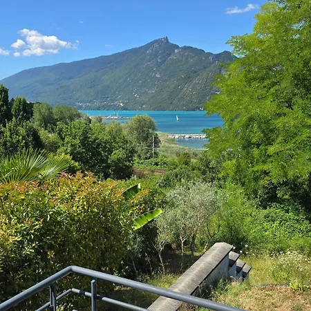 Rez-de-chaussee De Notre Vue Sur *